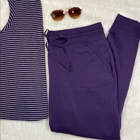 NWT Fleece Joggers Skinny Sweatpants Athleisure - Picture 2 of 6